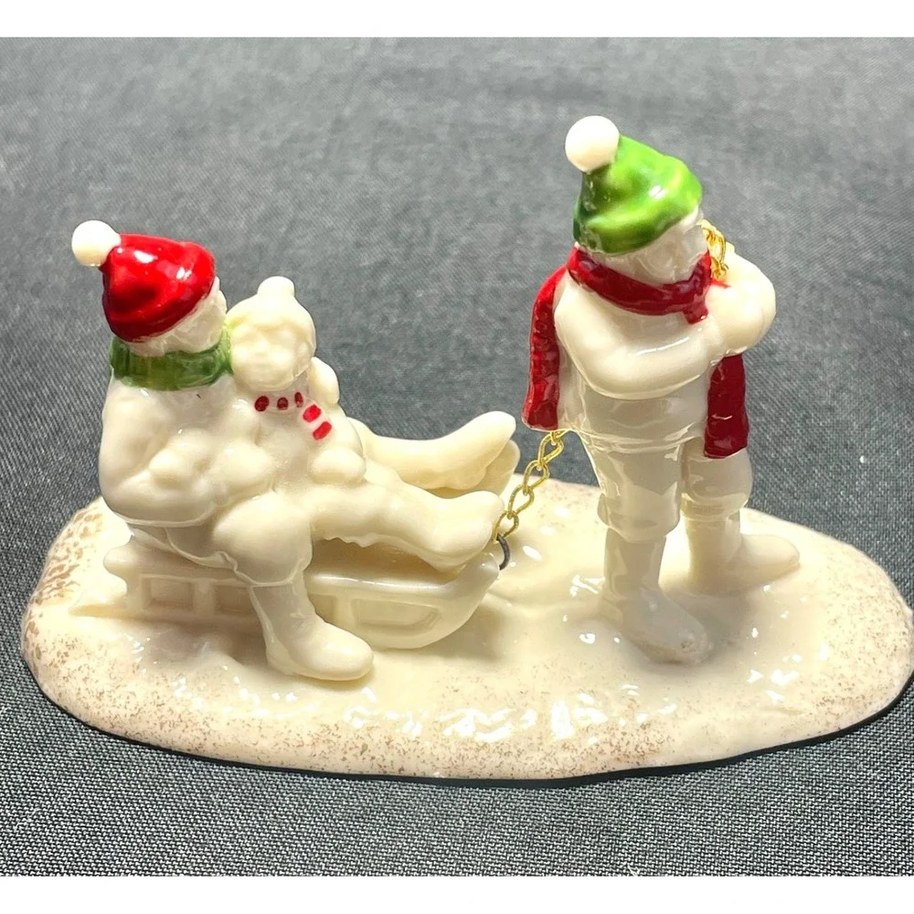 Lenox China 2017 MISTLETOE PARK Village Treasures SNOW DAY Sculpture MIB